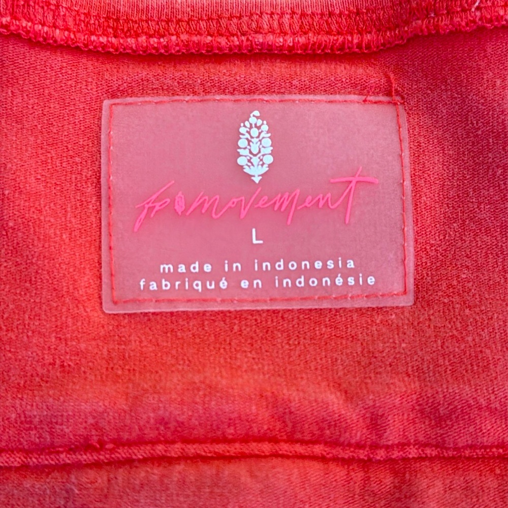 Free People Hot Shot Onesie Size L.
Comfy + versatile! Great condition.